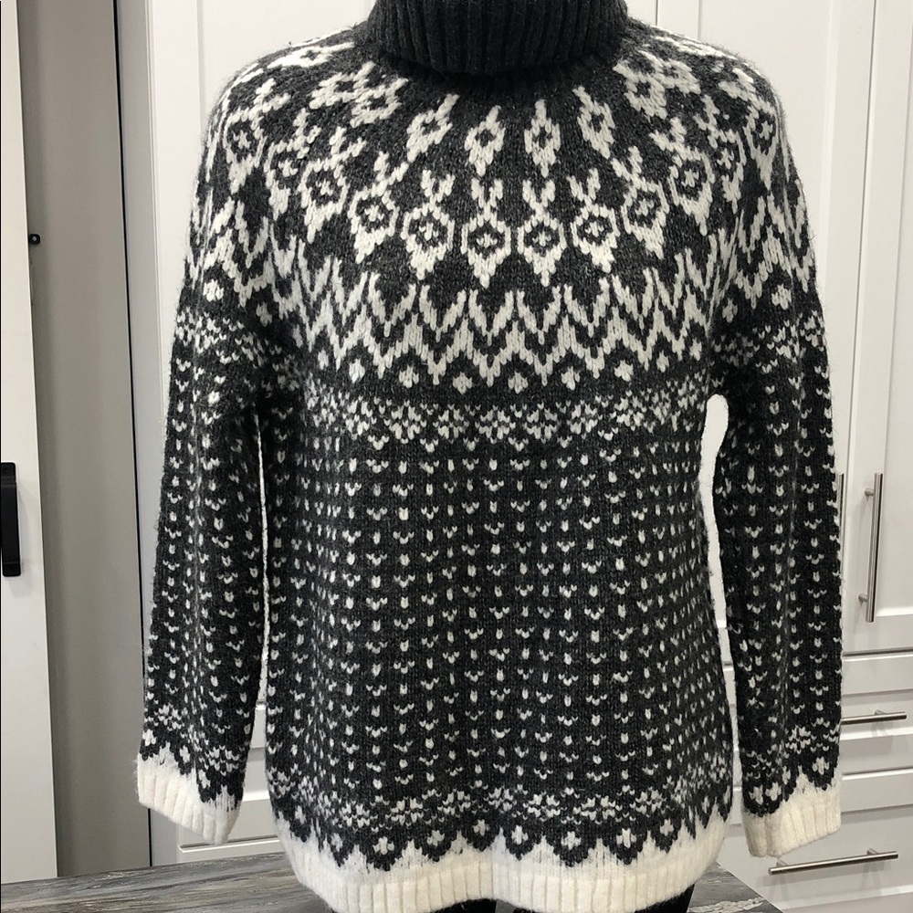Turtleneck Fair Isle Sweater - Black & White